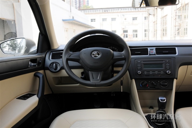 2015款 1.6L 手動智選型