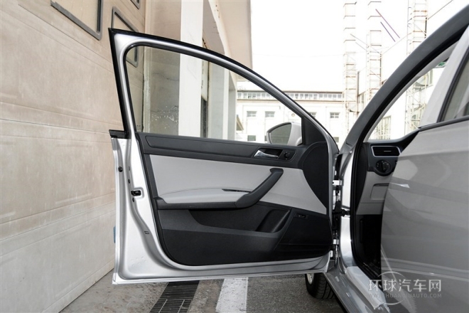 2015款 1.6L 自動智選型