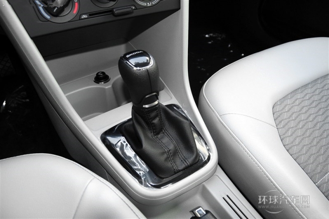 2015款 1.6L 自動智選型