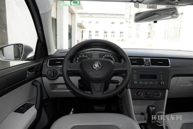 2015款 1.6L 自動智選型