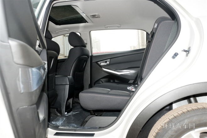 2015款 2.0L 兩驅(qū)手動(dòng)致純版