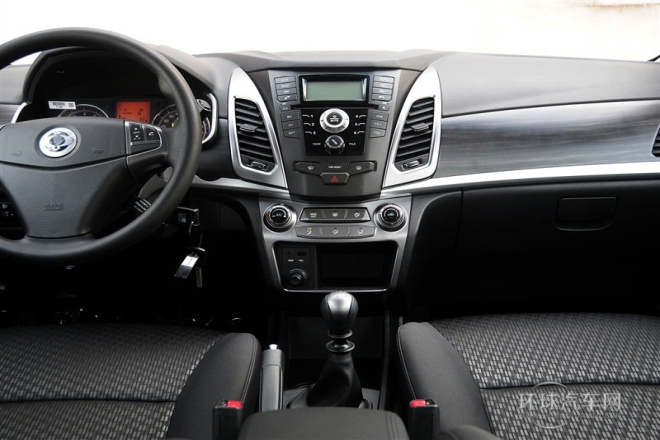 2015款 2.0L 兩驅手動致純版