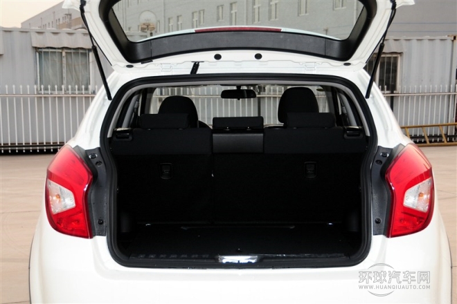 2015款 2.0L 兩驅手動致真版