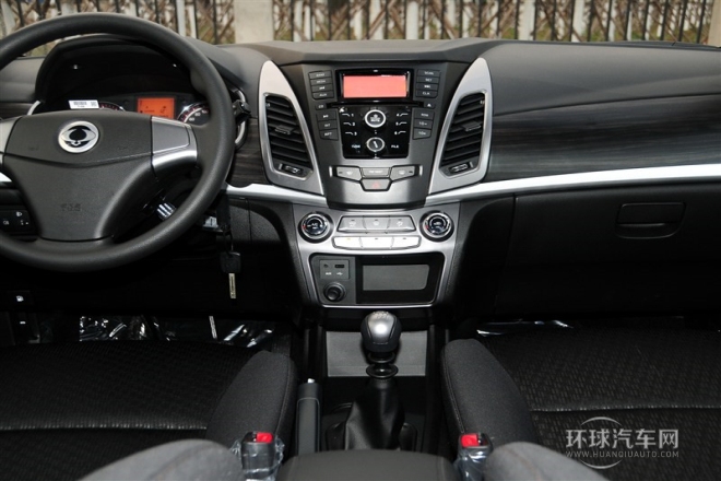 2015款 2.0L 兩驅手動致真版