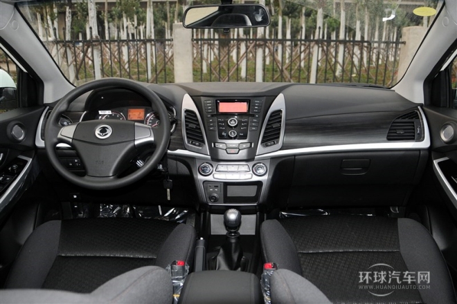 2015款 2.0L 兩驅(qū)手動(dòng)致真版