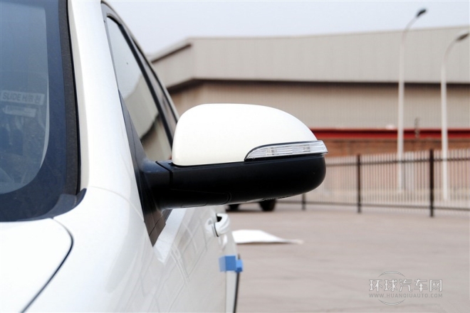 2015款 2.0L 兩驅手動致真版