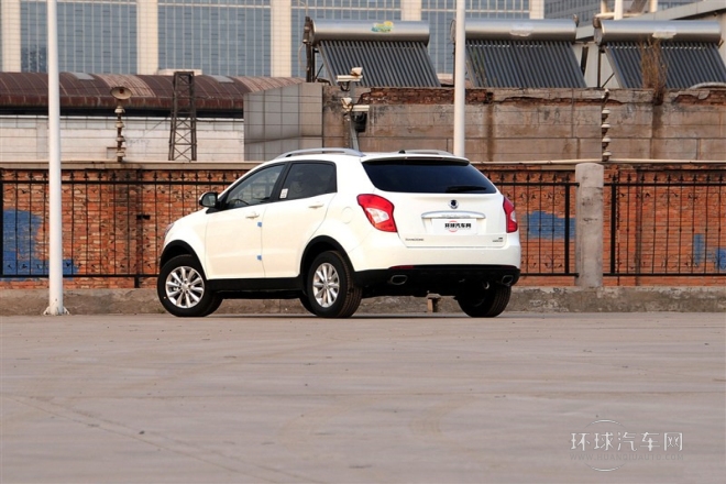 2015款 2.0L 兩驅手動致真版