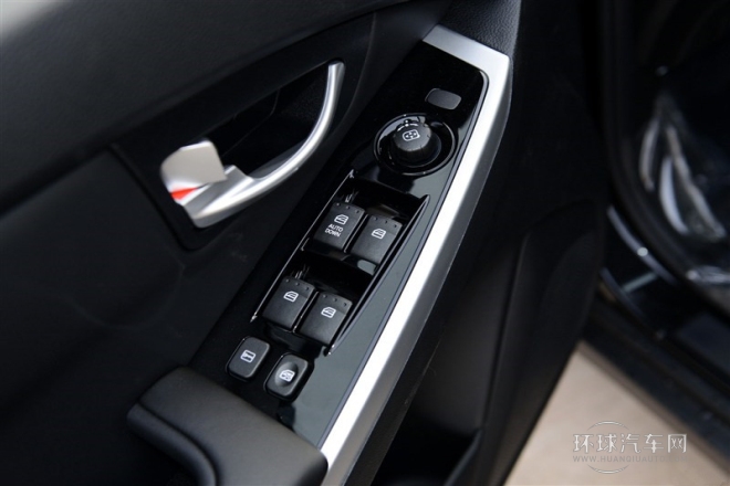 2015款 2.0L 兩驅(qū)自動致純版