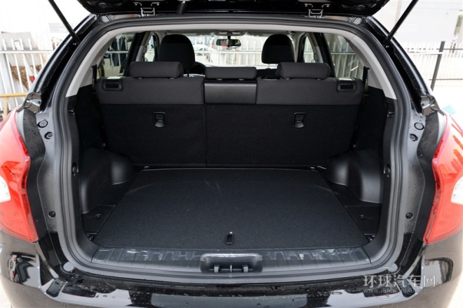 2015款 2.0L 兩驅自動致純版