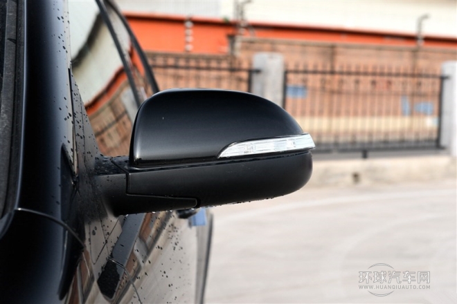 2015款 2.0L 兩驅(qū)自動致純版