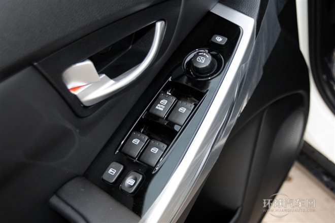 2015款 2.0L 兩驅(qū)自動(dòng)致享版