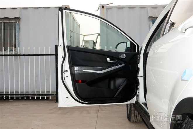 2015款 2.0L 兩驅自動致享版