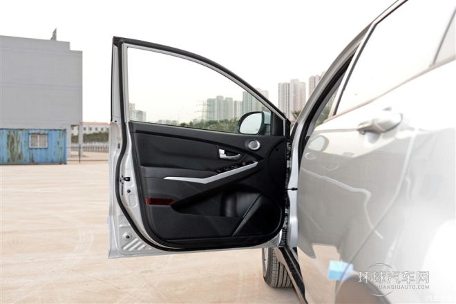 2015款 2.0L 四驅自動致純版