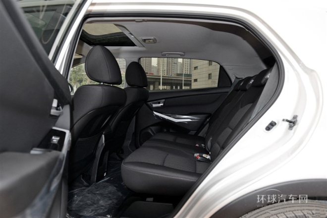 2015款 2.0L 四驅(qū)自動(dòng)致純版