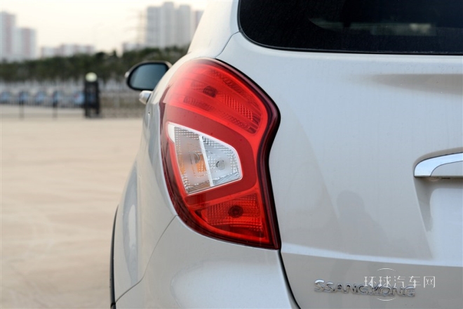 2015款 2.0L 四驅自動致純版