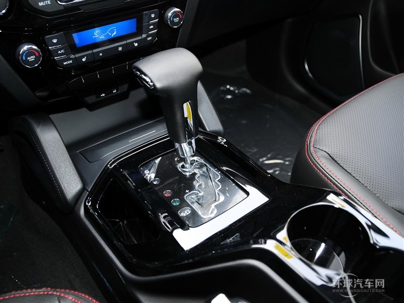 2015款 運動版 2.0L 自動尊享型