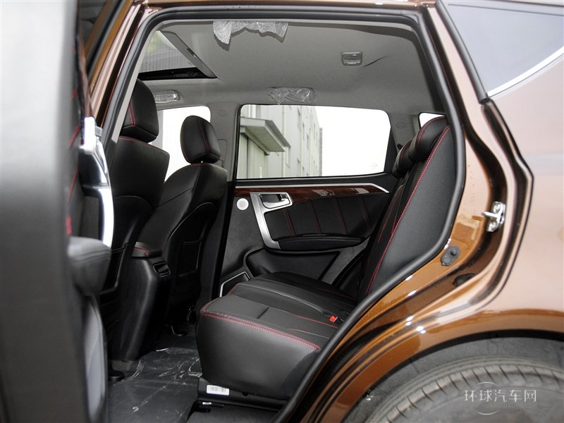 2015款 運(yùn)動(dòng)版 2.0L 自動(dòng)尊貴型