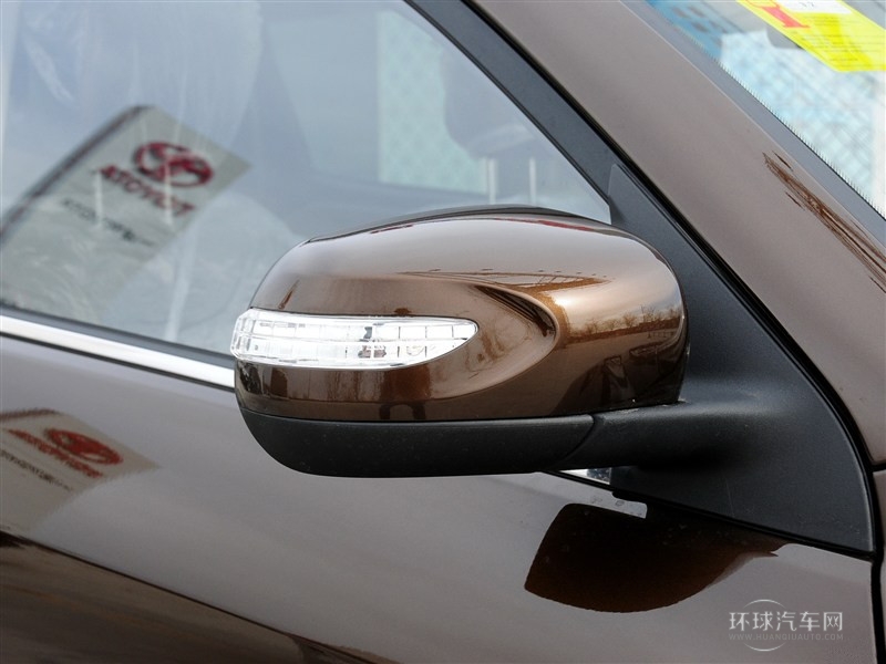 2015款 運(yùn)動(dòng)版 2.0L 自動(dòng)尊貴型