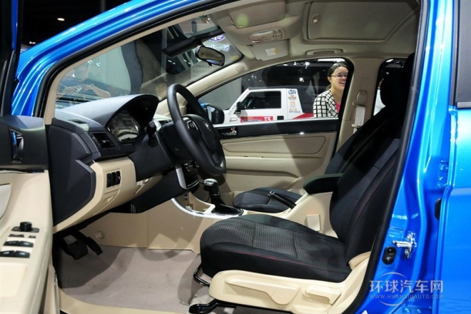 2015款 CROSS 1.5L 自動樂尚版