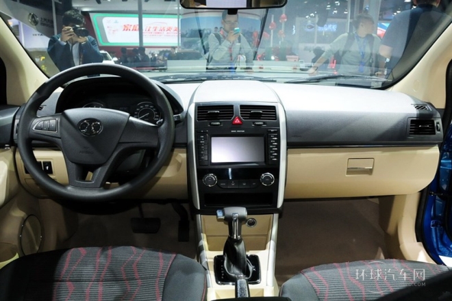 2015款 CROSS 1.5L 自動樂尚版