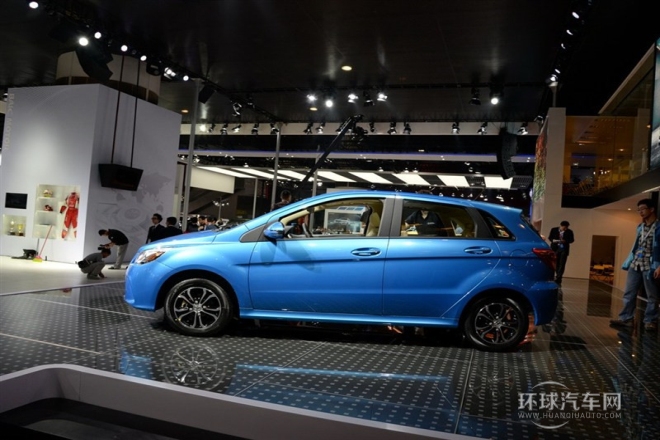 2015款 CROSS 1.5L 自動(dòng)樂(lè)尚版