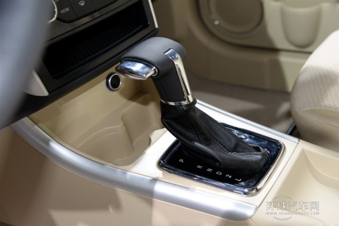 2015款 兩廂 1.5L 自動(dòng)樂尚版