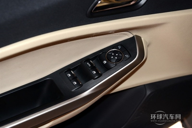 2015款 1.5L 手動時尚型