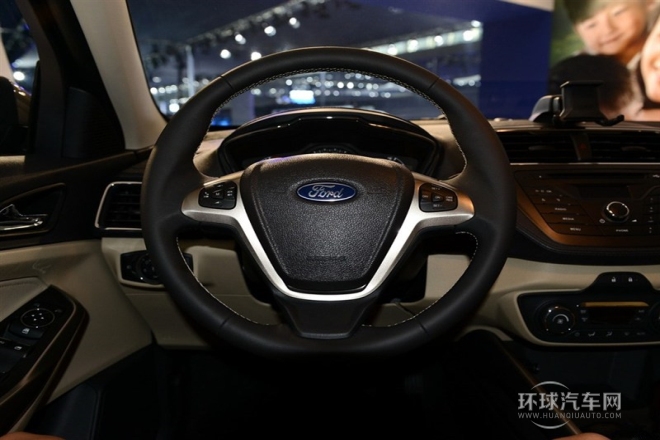 2015款 1.5L 手動時尚型