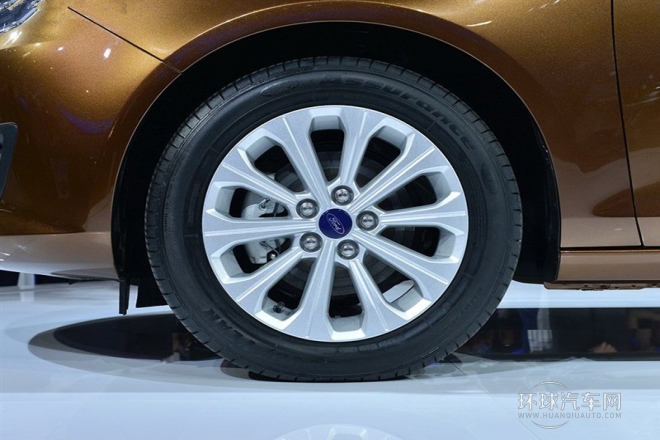 2015款 1.5L 自動時尚型