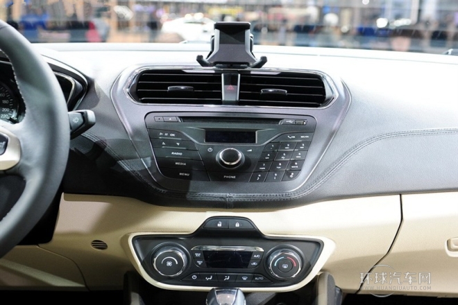 2015款 1.5L 自動時尚型