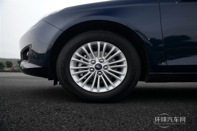 2015款 1.5L 自動舒適型