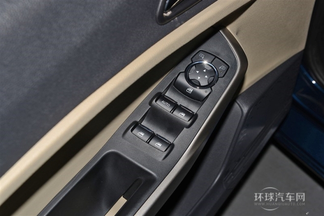 2015款 1.5L 自動舒適型