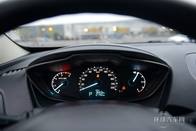 2015款 1.5L 自動舒適型