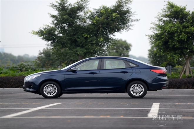 2015款 1.5L 自動舒適型