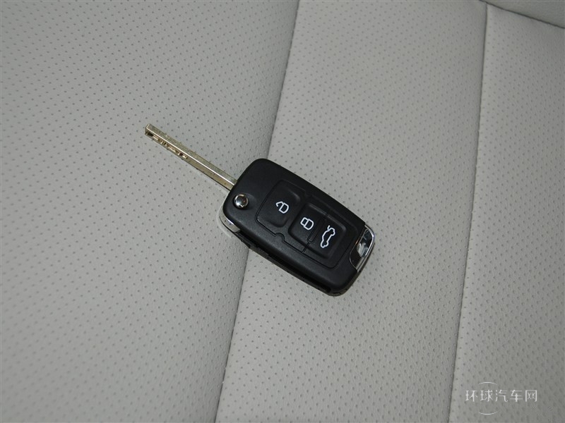 2015款 1.3T 6MT 尊貴型