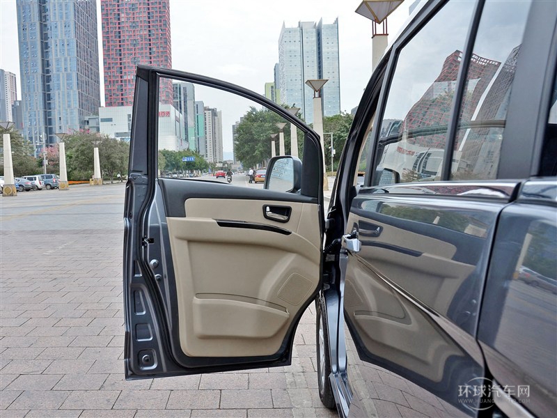 2015款 1.8L 豪華型