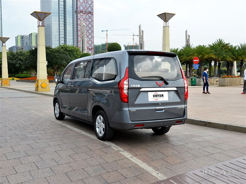 2015款 1.8L 豪華型