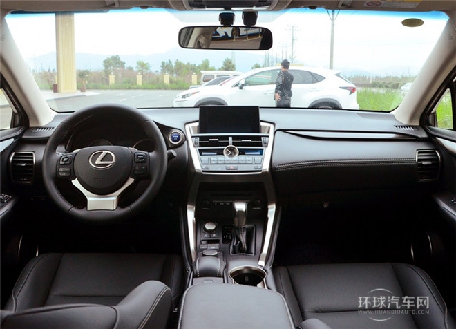 2015款 300h 前驅(qū) 鋒尚版