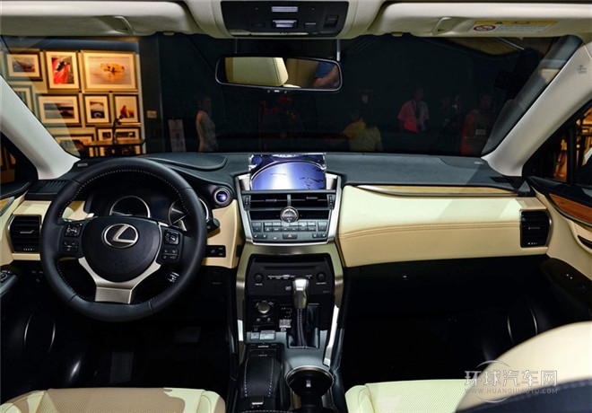 2015款 300h 全驅 鋒芒版