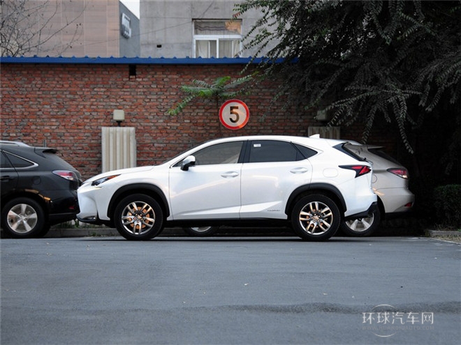 2015款 300h 全驅(qū) 鋒致版