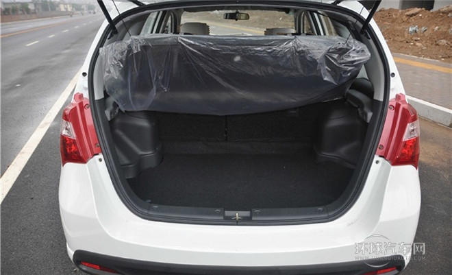 2014款 兩廂 1.4L 手動(dòng)夢(mèng)想型