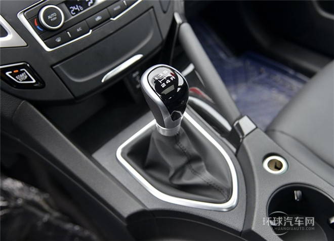 2015款 2.0L 手動智逸型
