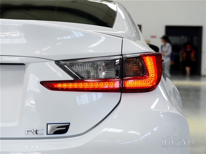 2015款 F 5.0L 碳纖維版