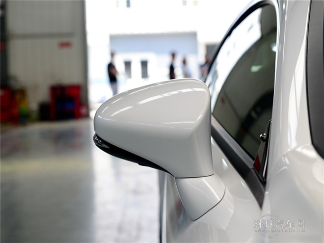 2015款 F 5.0L 碳纖維版