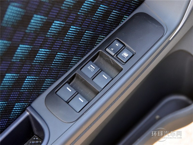 2014款 三廂 1.4L 手動(dòng)理想型