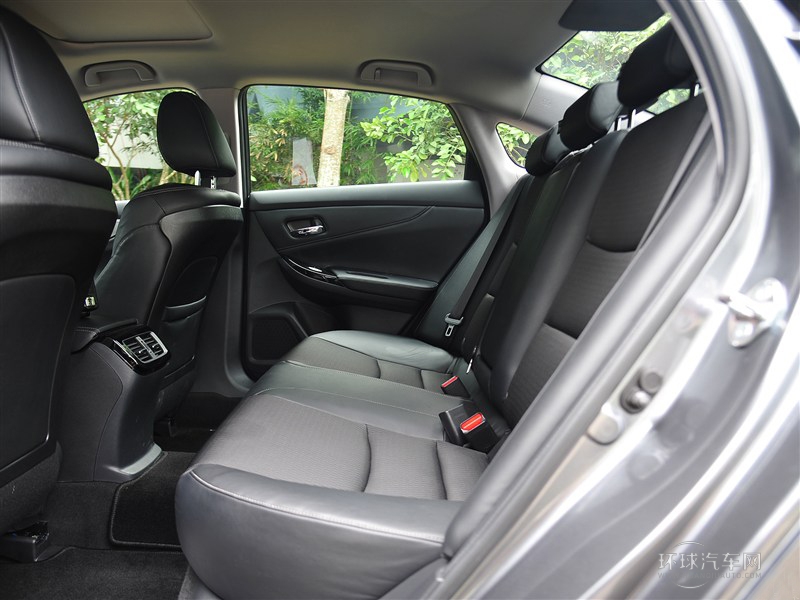 2015款 2.0L 尊貴版