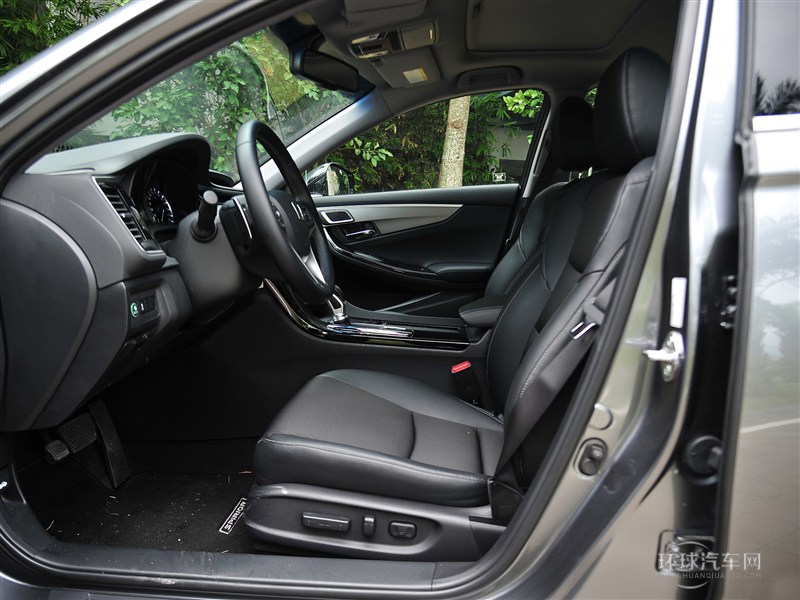 2015款 2.0L 尊貴版