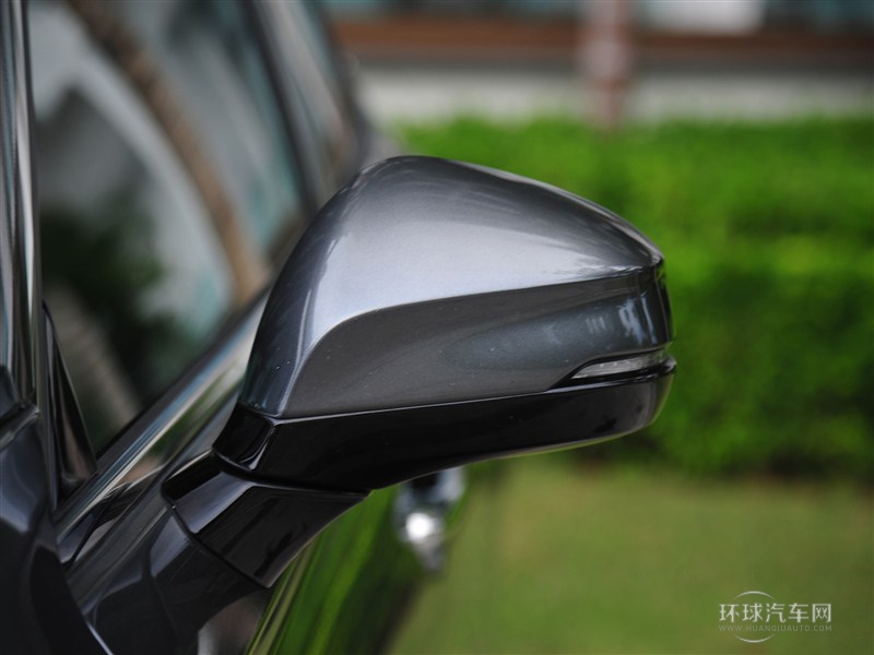 2015款 2.0L 尊貴版