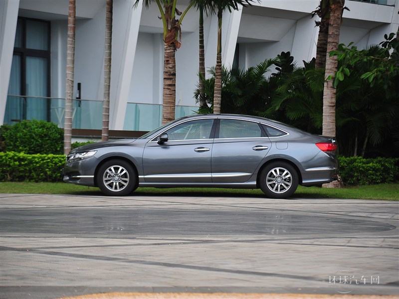 2015款 2.0L 尊貴版