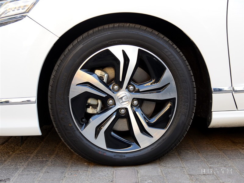 2015款 2.4L 尊貴版